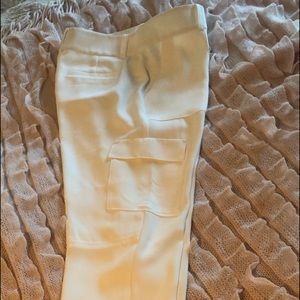 Ann Taylor lightweight cream pocketed women’s pant